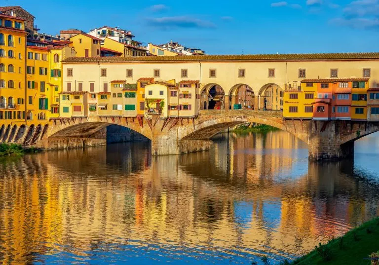 Ponte Vecchio-Brücke über den Arno in Florenz, Italien